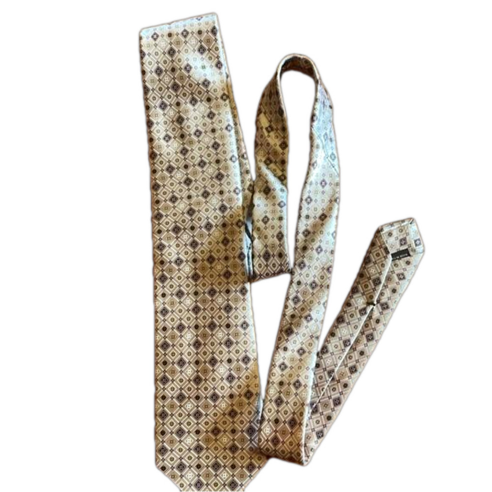 Lovely silk 3.5” wide patterned creamy light gold with browns/whites tie (3/$25)